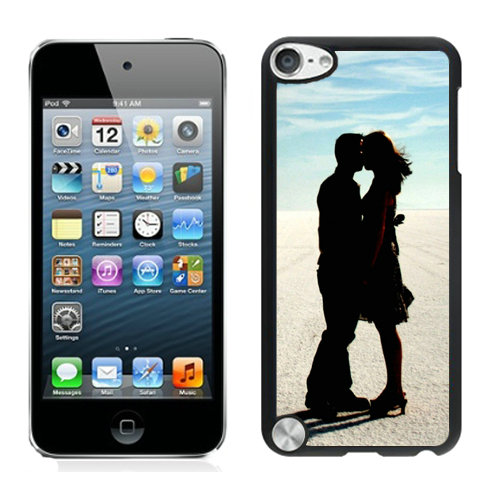 Valentine Kiss iPod Touch 5 Cases EEZ | Women - Click Image to Close